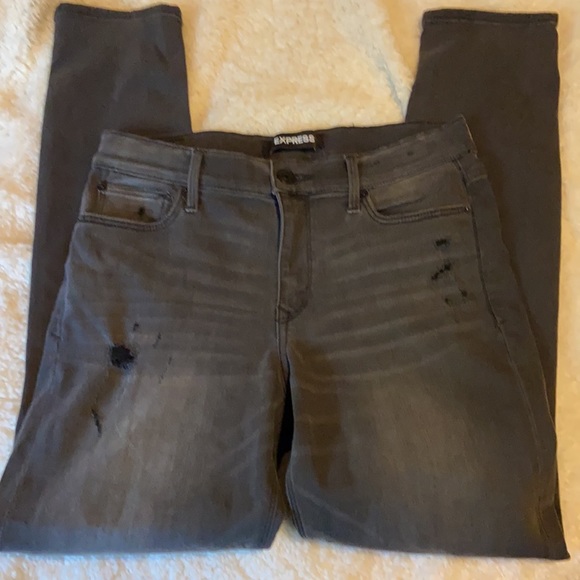 Express dark grey distressed ankle skinny jean. 8L